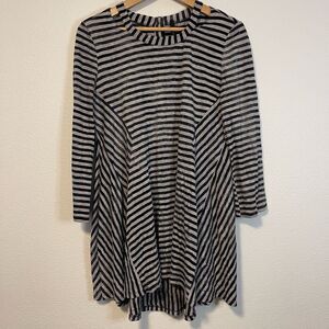 IC By Connie K Striped Cutout Top Size Medium